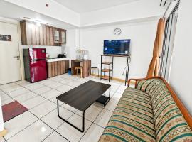 Cozy 3BR M-Town apt Serpong with Pool by 2ndHome，位于Pumpangsineng的酒店