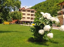 Family Hotel Delta，位于奥格尼亚诺沃的酒店