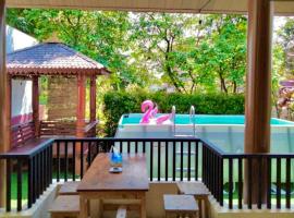 Vila Princess, Vimalla Hills 2br plus 1br Tenda Camping, Private pool 081tiga80satu6415satu，位于Gadok 1的酒店