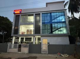 Lakshmi Home，位于德里久尔的酒店