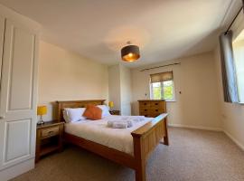 6Bed Home in Hook Ideal for Contractors & Groups，位于胡克的酒店