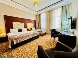 Clover Palace Hotel