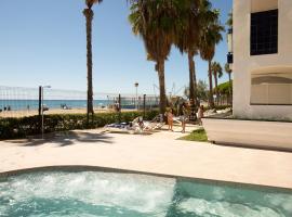 Pins Platja Apartments，位于坎布里尔斯的酒店