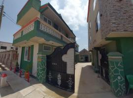 chikays plaza，位于Trofwi的酒店