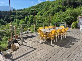 grande terrasse avec vue entre méditerranée et pays cathare，位于Cailla的酒店