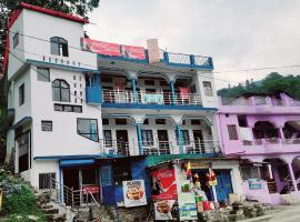 Satkar Hotel And Restaurant，位于Phata的酒店