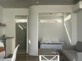 Peninsula Beachside Accommodation，位于Capel Sound的酒店