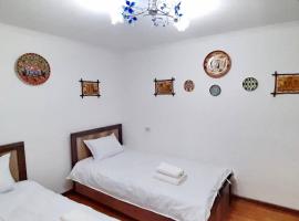 Guesthouse Anora 1, Three minutes walk from Registan Square, The very Center of Samarkand，位于撒马尔罕的酒店