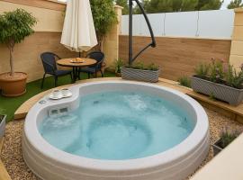 Casa con vistas al mar piscina y jacuzzi，位于波洛普的酒店