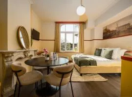 The Queen's Twelve by Romy&Travis