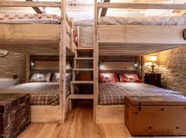 Chalet Alm&eacute;ra-Centro Storico,Vasca Idromassaggio，位于塞斯托拉的木屋