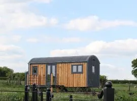 Long Meadow Shepherd Hut - Brecon Beacons, LD3 7TD