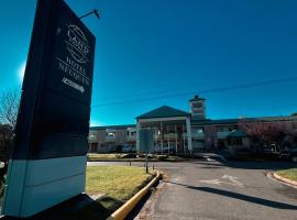 Land Express Neuqu&eacute;n，位于内乌肯的带停车场的酒店