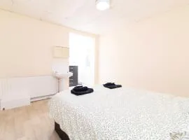 Brookvale Road Guest House Room 7
