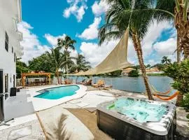 Waterfront Villa with Beach, Game Room, Cinema and Spa