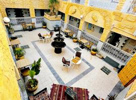 Hotel Paris，位于苏塞的酒店