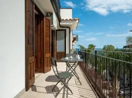 GuestHost - Cozy Flat in the Heart of Letojanni