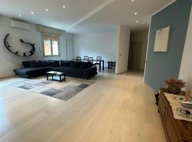 StayQ Appartamento elegante in centro，位于圣彼得罗-泰尔梅堡的酒店