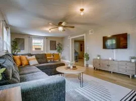 5BR Family Retreat Game Room 2mi to Wabaso Beach