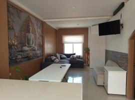A modern and comfortable house，位于科万的酒店