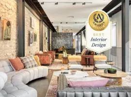Paramount Place by AvantStay 4 Story Apartment in Heart of Austin w Movie Theatre