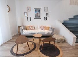 Maison de Vacances 2 Chambres avec rooftop，位于蒂伊的酒店