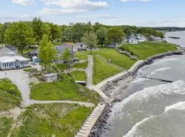Lakefront Beach House - Sauna & Steam Pod Retreat