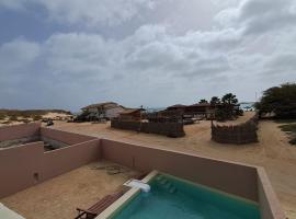 Lagoon Residence with Pool，位于萨尔雷的酒店