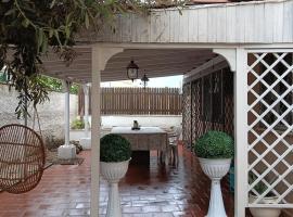 Karol Beach House，位于圣塔马利奈拉的酒店
