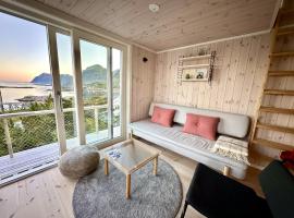 Oceanview Mini-House - Stunning Views，位于莫斯克内斯的酒店