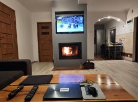Ranczo Bieszczady 2 - Domek z Sauną i Jacuzzi，位于Mrzygłód的酒店