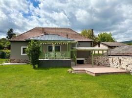 H&aacute;rom Piszke Vend&eacute;gh&aacute;z，位于M&aacute;traszőlős的宠物友好酒店