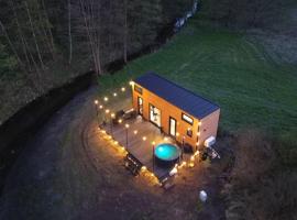 Tiny Silent House River，位于Zblewo的酒店