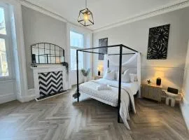 Luxury central apartment w/ 3 beds + 24hr check-in
