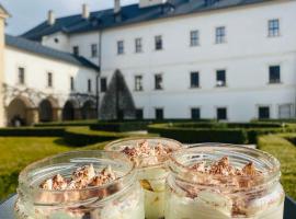 Hotel Zámek Letohrad，位于Letohrad的酒店