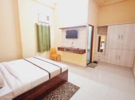 Hotel Urban Guest House - Premium Family Rooms Near Taj mahal - Inhouse parking- Free Unlimited 5g Internet - Best Rated Area For Tourist - 2 min Distance to Tajmahal，位于阿格拉的酒店