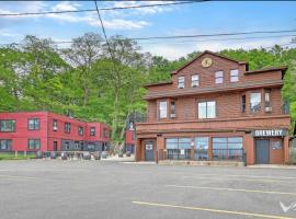 Randolph Hotel，位于Fox Lake的酒店