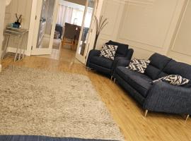 Dublin Modern 4-5 bedroom house，位于都柏林的酒店