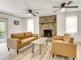 9 Mi to Dtwn Murphy Secluded Tri-State Stay!