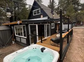 The Honey Bear Cabin Jacuzzi EV Friendly Renovated