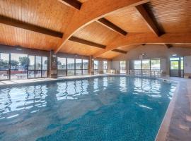 Riverside Caravan Holiday Park，位于博格诺里吉斯的酒店