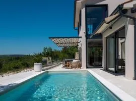 Luxurious Home In Trget