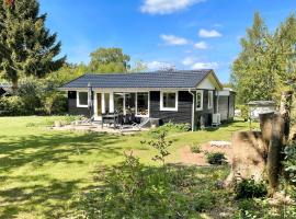 2 Bedroom Cozy Home In Frederiksværk，位于弗雷德里克斯伐克的酒店