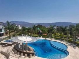 Hermosa Casa en Orilla del lago -Zona de villedos-