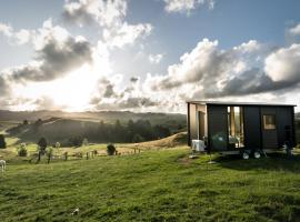 Mighty Tiny House 2 by Tiny Away，位于Ruawaro的小屋