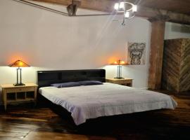 Motown Riverfront Studio Loft，位于底特律的酒店