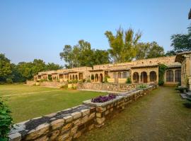 Neemrana's - Hill Fort - Kesroli，位于阿尔瓦尔的酒店