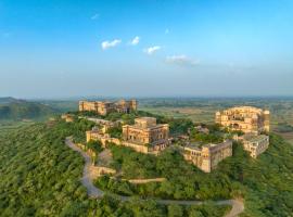 Neemrana's - Tijara Fort Palace，位于阿尔瓦尔的酒店