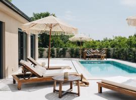 NEW!!! Maison Mandri with Private Pool，位于Marasi的酒店