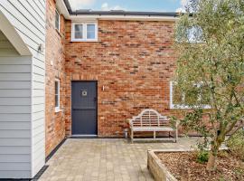 4 Bed in Newport 90249，位于新港的酒店